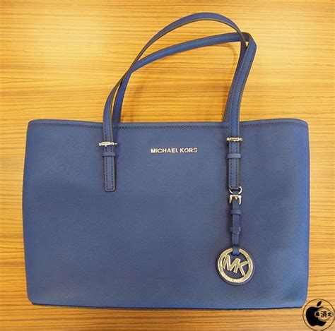 michael kors saffiano jet set travel tote macbook